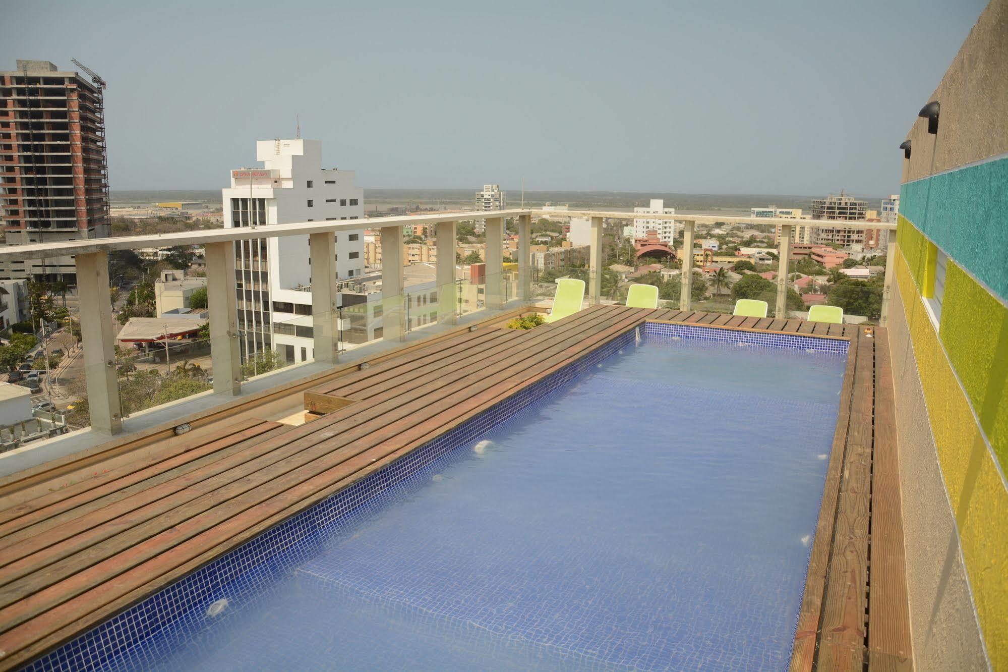 ホテル Bh Barranquilla バランキージャ エクステリア 写真